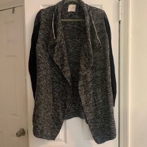 Line & Dot Size M Black and Grey Faux Leather Sleeve Cardigan